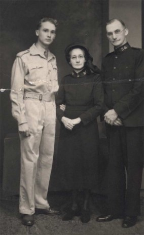 Cecil with parents